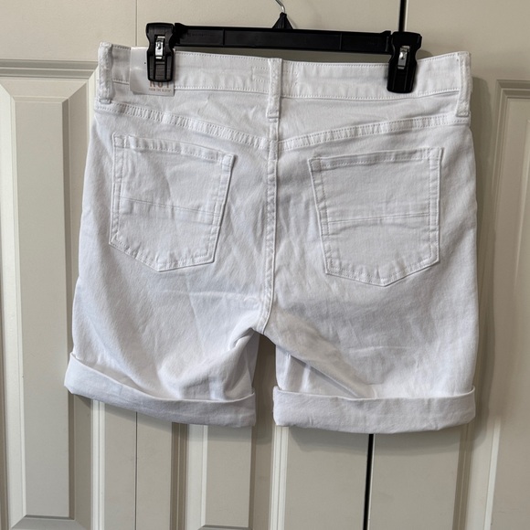Kut from the Kloth Catherine Boyfriend White Jean Shorts - Picture 4 of 7